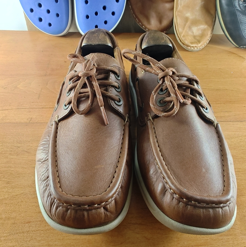 SAS Mens Decksider Boat Shoes US 9.5 W Brown Leather Lace Up NIB